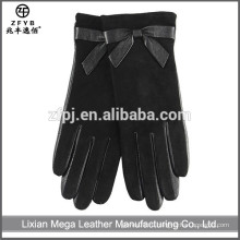 Искусственные кожаные перчатки
